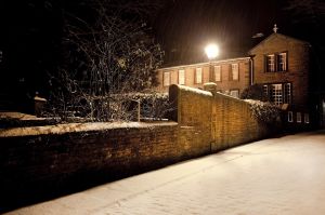 haworth first snow november 27 2010  245 am image 5 sm.jpg